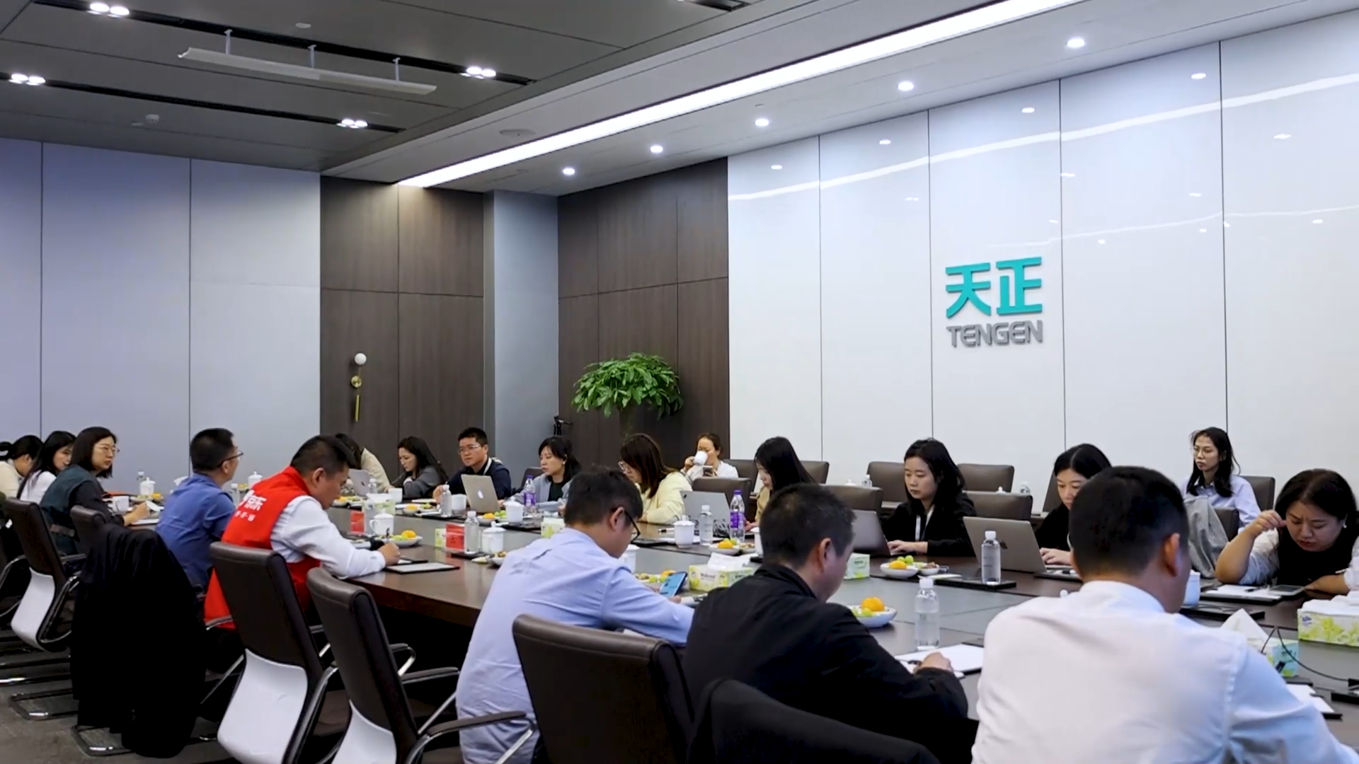 京东工业走进南宫28网址，探访产业数智化之路！